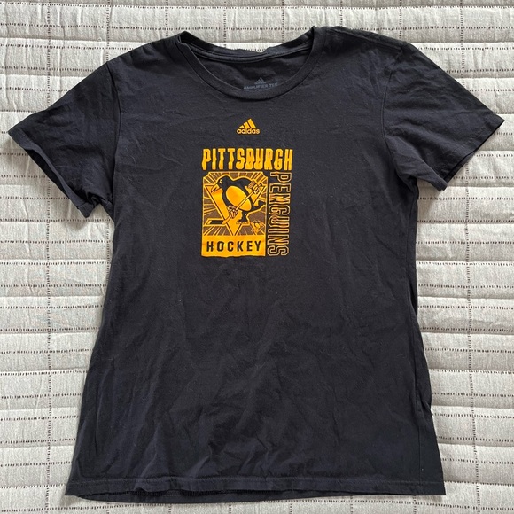 adidas Tops - Adidas Women’s (M) Pittsburgh Penguins T-shirt